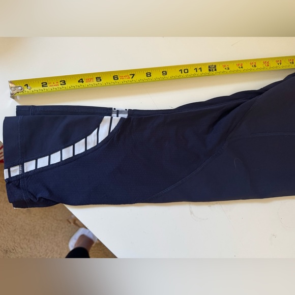 Lululemon Run: Inspire Crop II Deep Indigo / Wide Bold Stripe White Deep Indigo - Picture 11 of 13